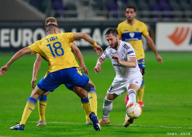 开云体育-埃因霍温发布备战花絮；冲刺阶段单刀错失；欧联任务艰巨；控场能力受关注